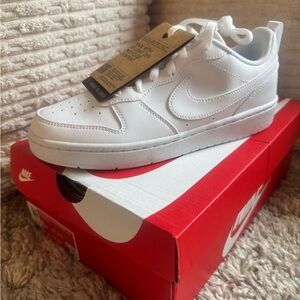 Nike White Sneakers Classic Design